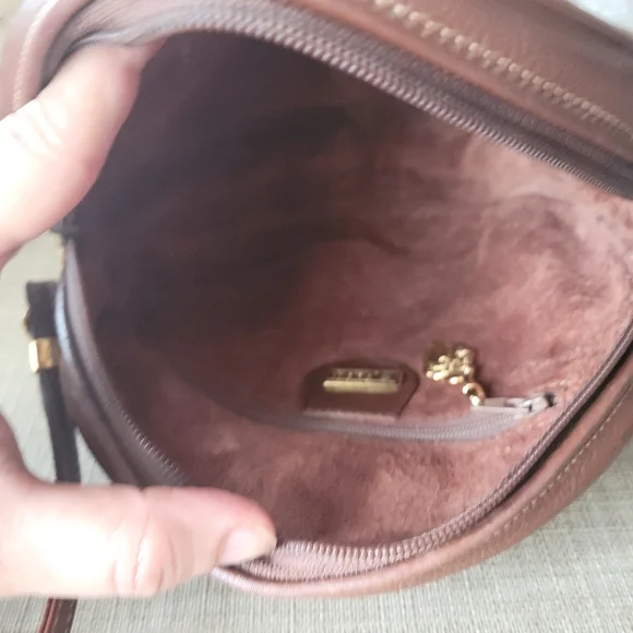 Gucci Round Brown Leather Crossbody Bag - Picture 10 of 16